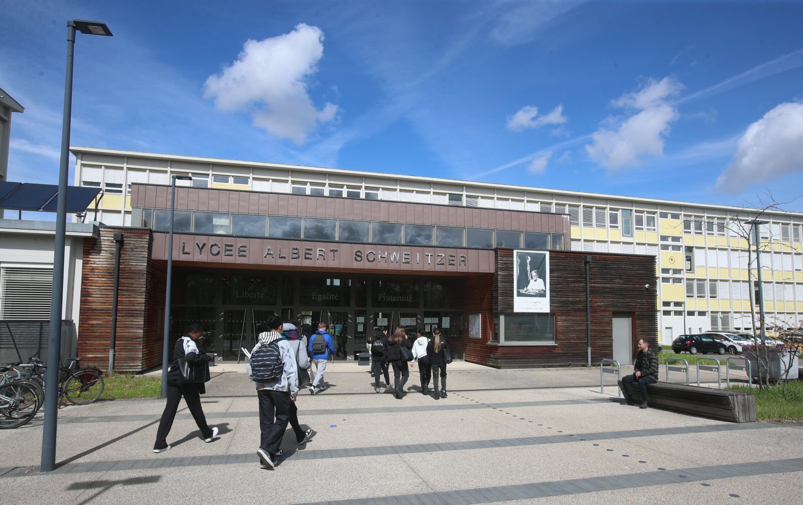 Accueil des élèves au lycée Albert Schweitzer à Mulhouse