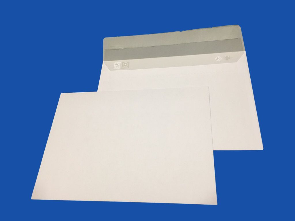 Enveloppe blanche A5 avec fermeture adhésive de dimensions 162 x 229 mm idéale pour documents au format A5