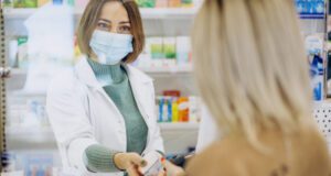Formation adulte pour devenir préparateur en pharmacie dans un cadre professionnel