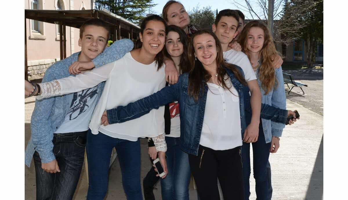 Lycéens réussite bac lycée Alphonse Benoît